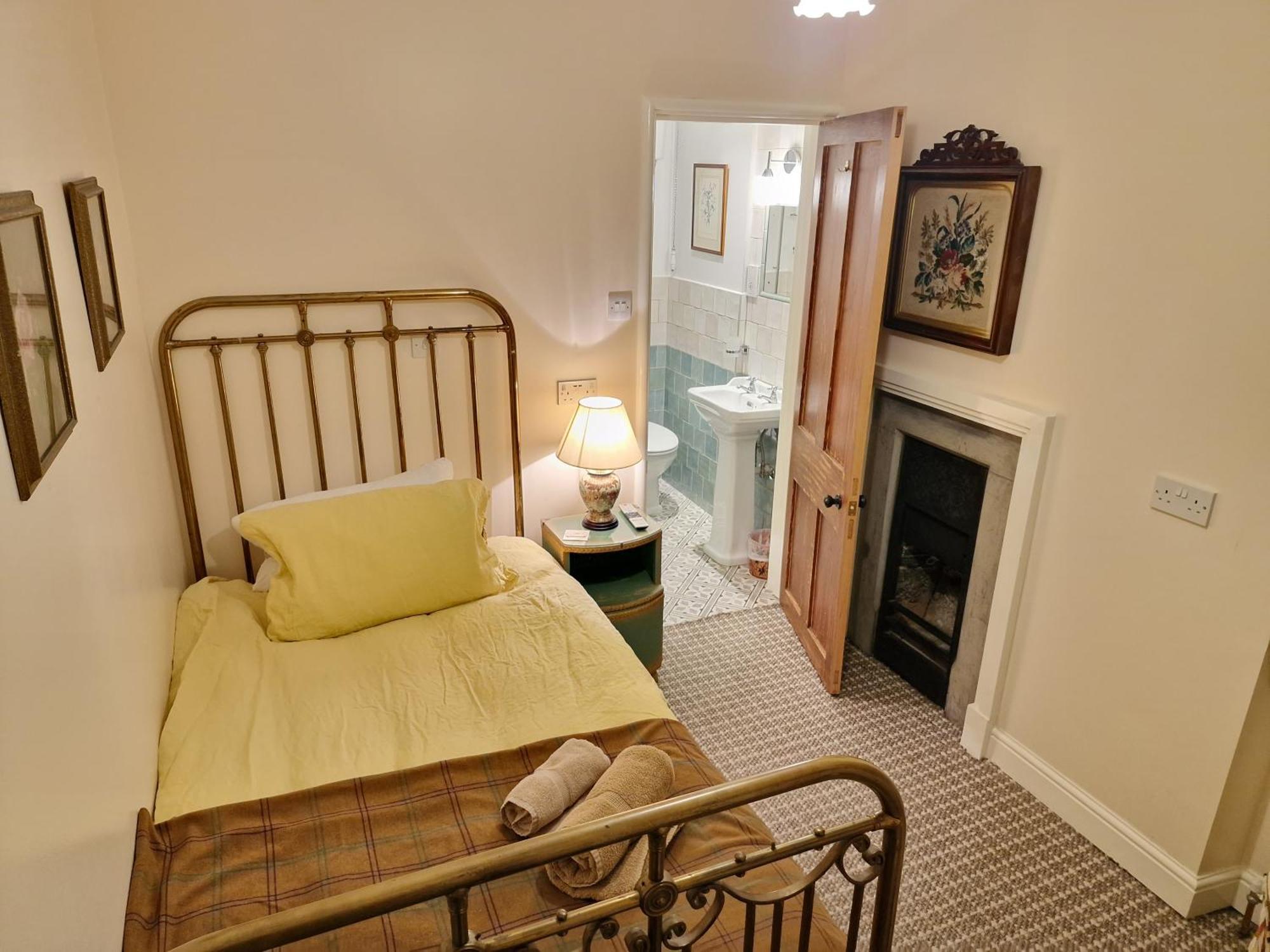 Cambus O' May Traditional Highland Hotel Ballater Δωμάτιο φωτογραφία